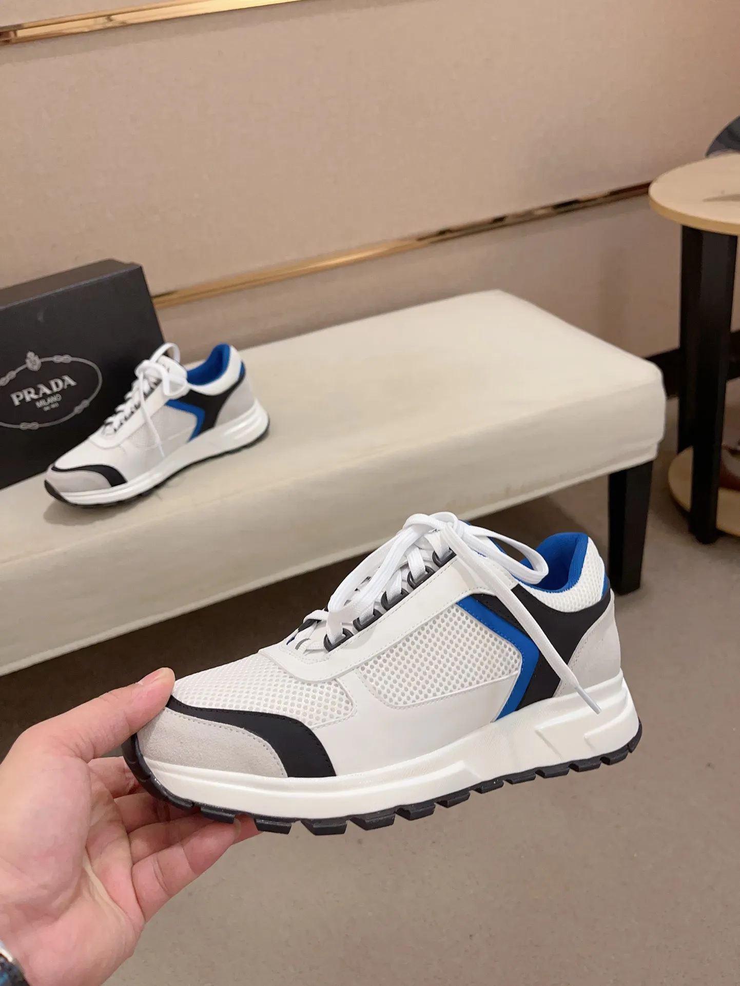 Men's shoes 💰 462💰🇮🇹🇮🇹PRADA (Prada) top 🔍🔍 new models are on sale at the same time at the counter, uppers 🇮🇹 Italian imported first-layer cowhide fabric Fully imported genuine leather lining 💪💪, completely 1⃣️ to 1⃣️ replica 🇮🇹💪💪, ⚠ sole: original sole provided by the original factory, exclusive movable molded foam outsole super comfortable, ⚠ original factory follow-up, 🔍🔍 high quality, you can go in and out of the counter at will, welcome to compare⚠. Code number: 38-44 (45.46 is custom-made and cannot be returned or exchanged)